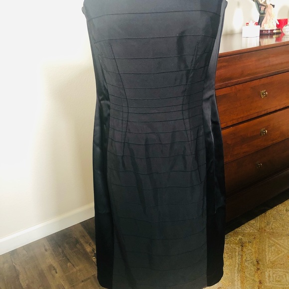 👗Ann Taylor Strapless LBD👗 NWT - Picture 4 of 7